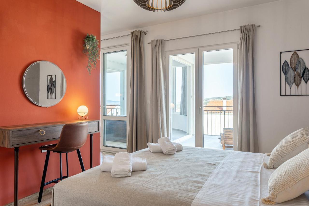 Apartments Viskovic ฮวาร์ ภายนอก รูปภาพ