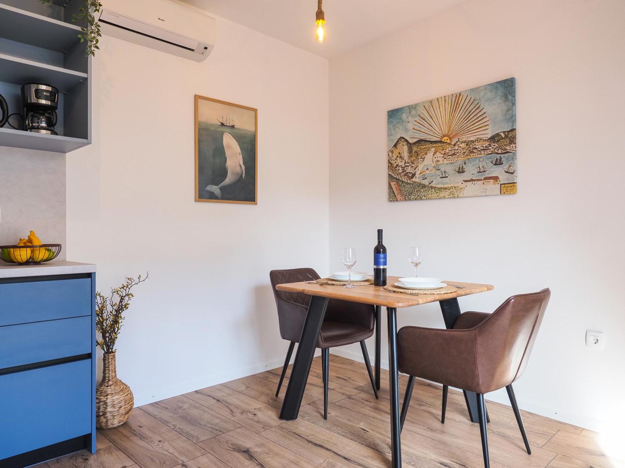 Apartments Viskovic ฮวาร์ ภายนอก รูปภาพ