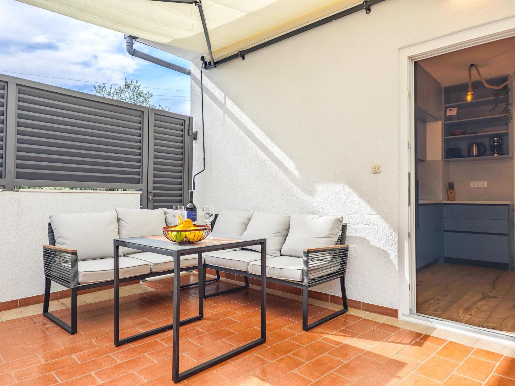 Apartments Viskovic ฮวาร์ ภายนอก รูปภาพ