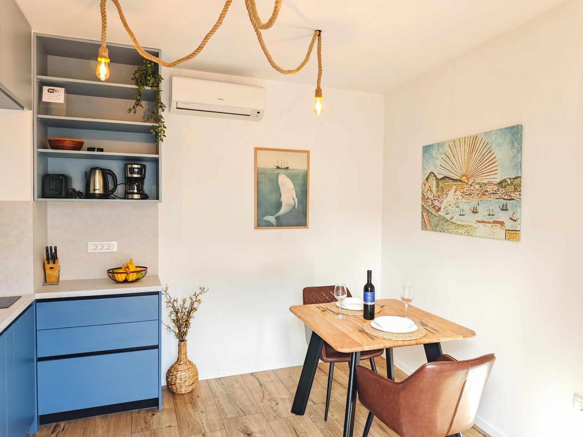 Apartments Viskovic ฮวาร์ ภายนอก รูปภาพ